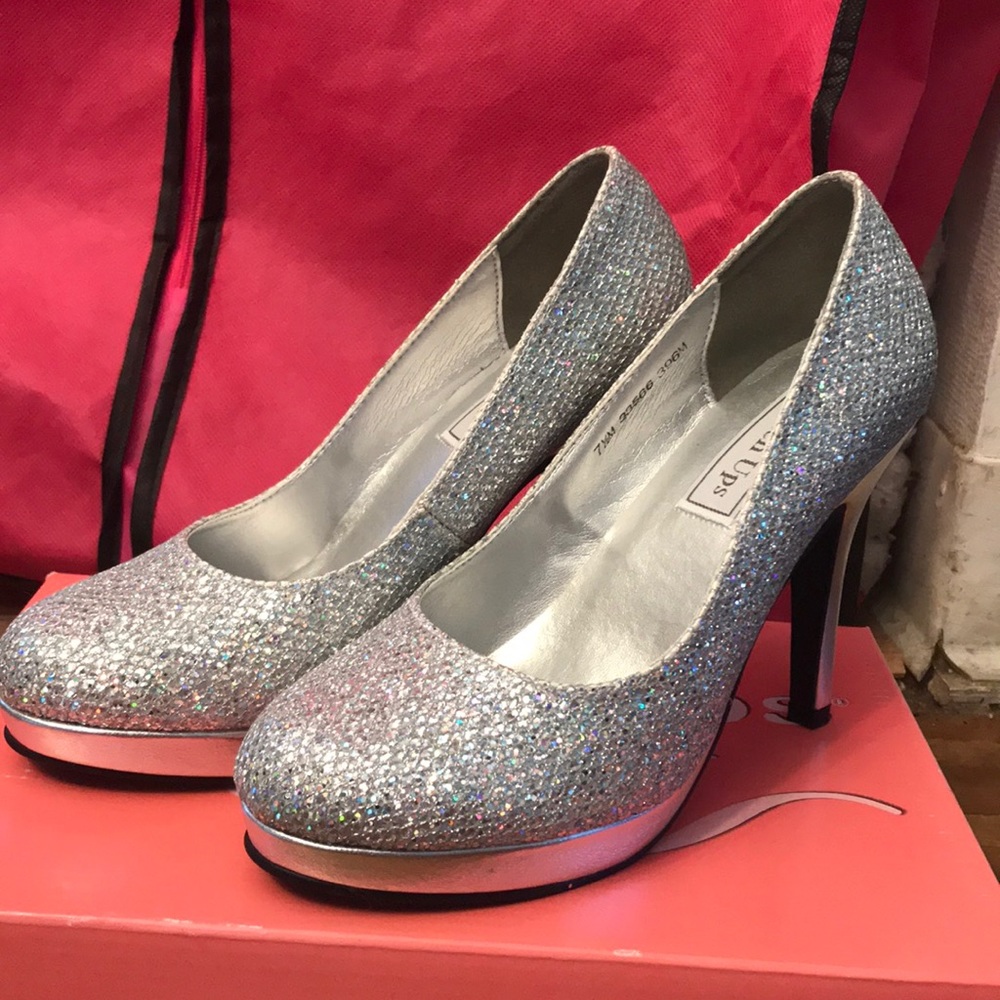New Touch Up silver sequin pumps
